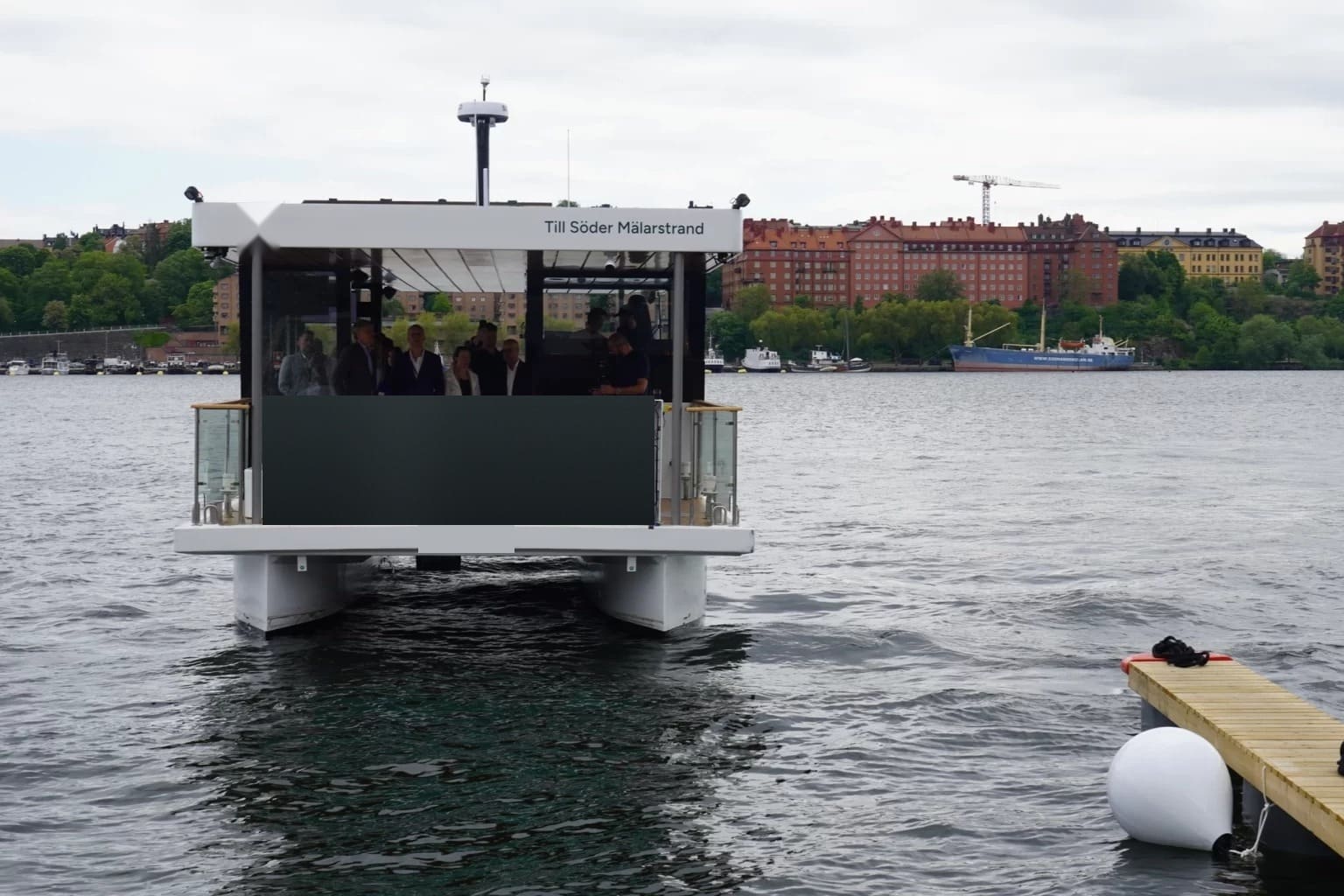 OBLUE FERRY 12E boarding at Norr Mälarstrand, Stockholm