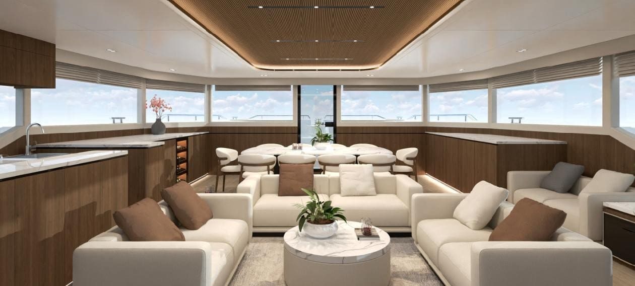 Panoramic salon of the OBLUE 55 with 360-degree glazing