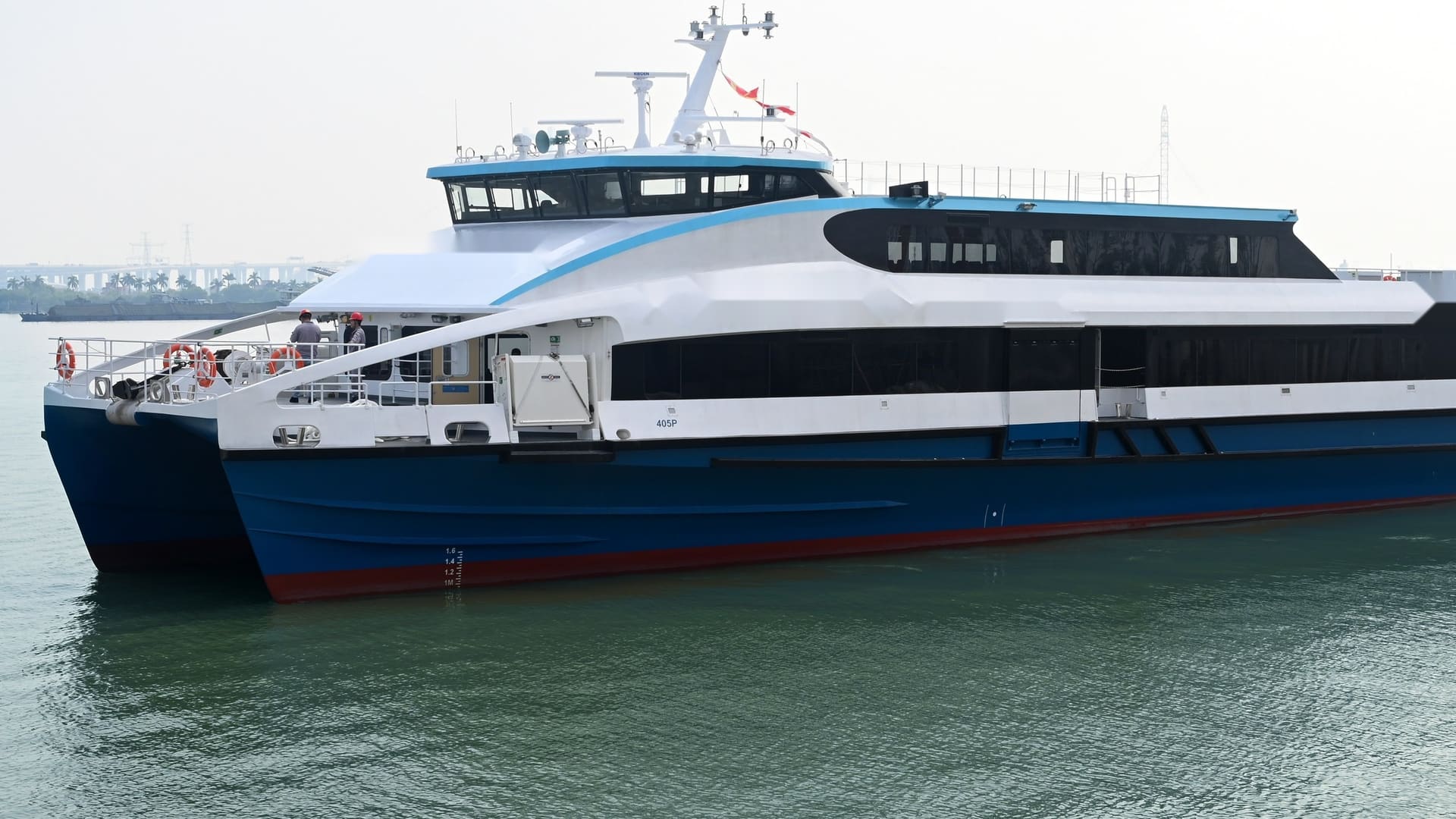 Bow and superstructure of the OBLUE FERRY 45